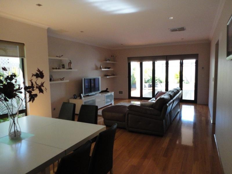 4B Tuckett Street, Carlisle WA 6101