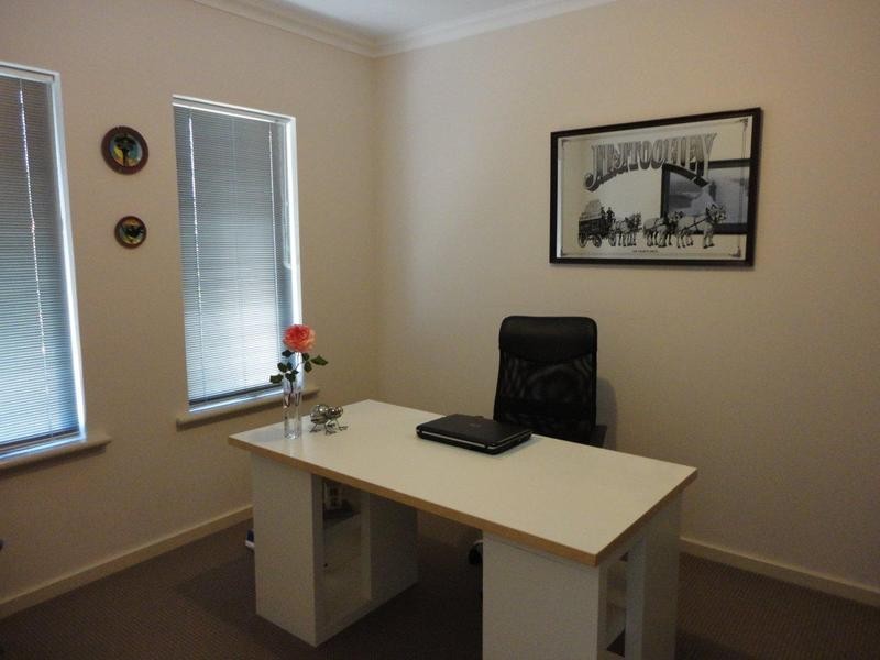 4B Tuckett Street, Carlisle WA 6101