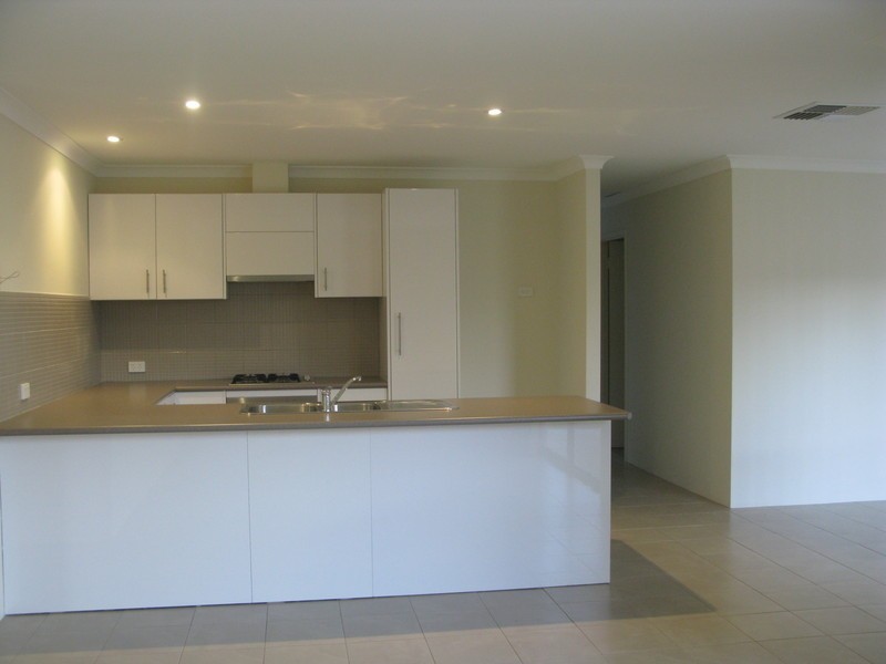 269 George St, Queens Park WA 6107