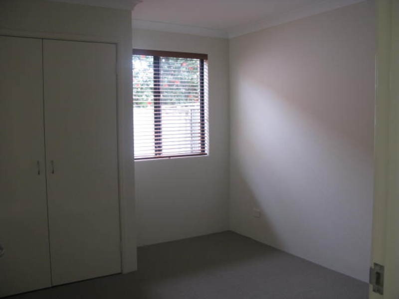 269 George St, Queens Park WA 6107