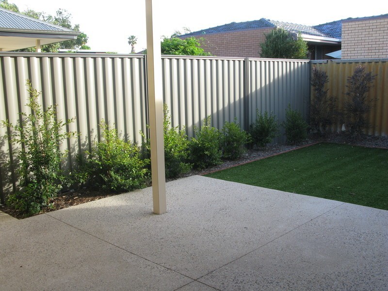 269 George St, Queens Park WA 6107