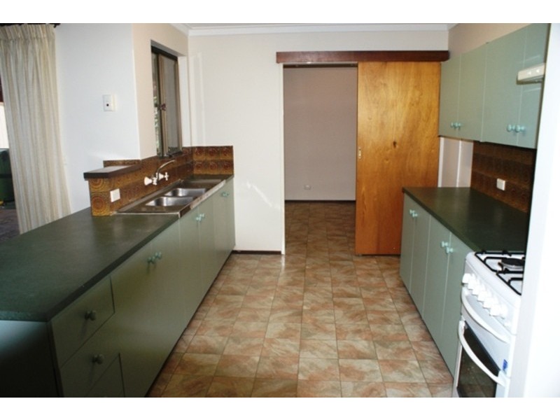 34 Orangedale Rd, Lesmurdie WA 6076
