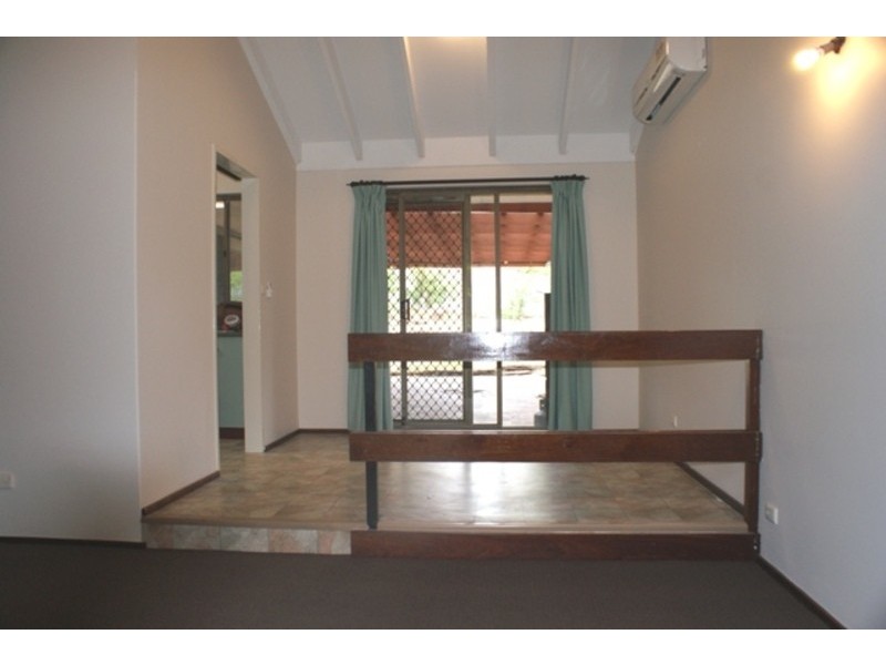 34 Orangedale Rd, Lesmurdie WA 6076