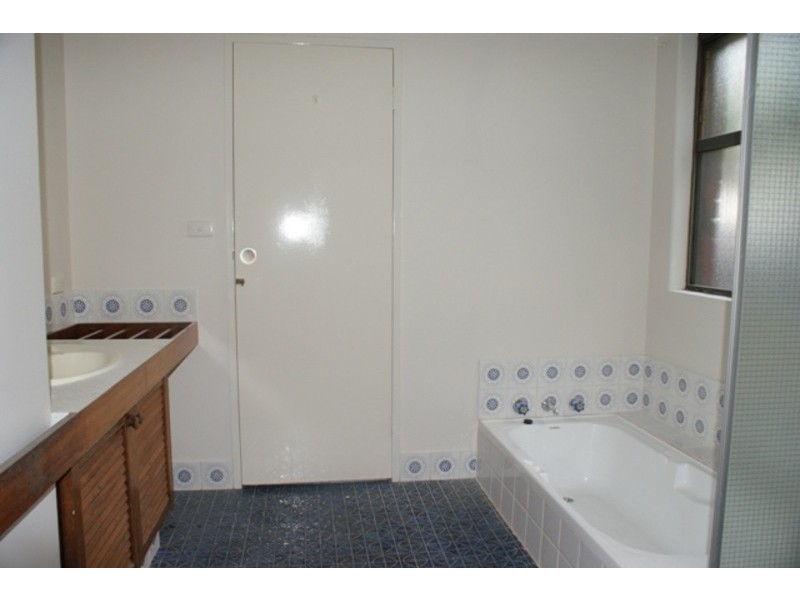 34 Orangedale Rd, Lesmurdie WA 6076