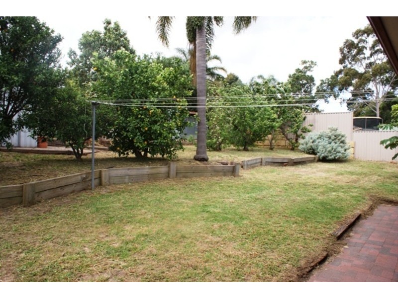 34 Orangedale Rd, Lesmurdie WA 6076