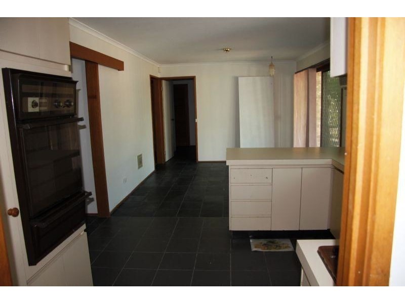 13 Sanderling St, Werribee VIC 3030