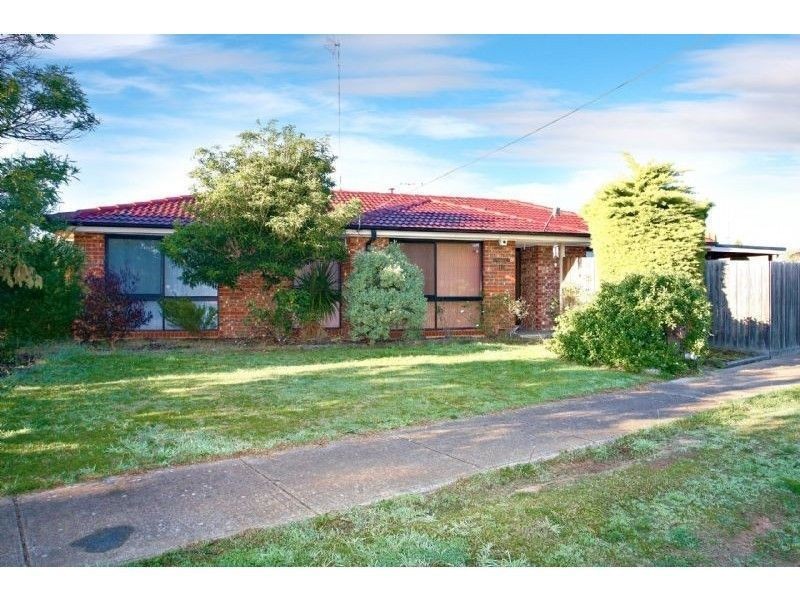 13 Sanderling St, Werribee VIC 3030