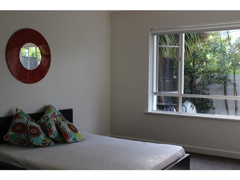 1/74 Mathoura Road, Toorak VIC 3142