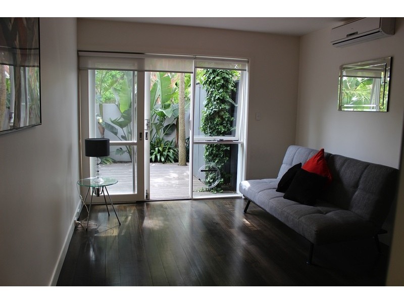 1/74 Mathoura Road, Toorak VIC 3142