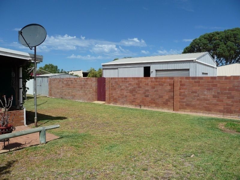 25 Nairn Street, Leeman WA 6514