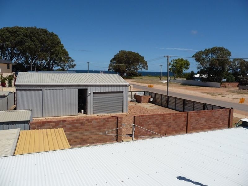 25 Nairn Street, Leeman WA 6514