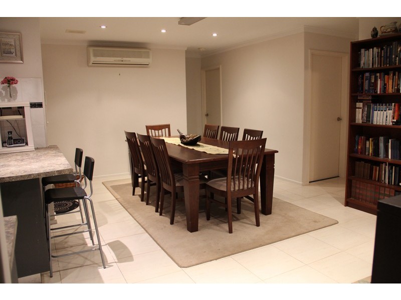 33 Keslake Way, Parkwood WA 6147