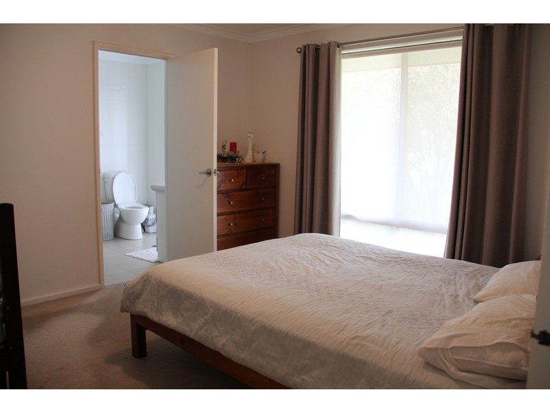 33 Keslake Way, Parkwood WA 6147