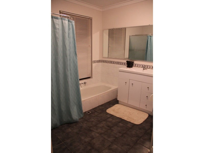 33 Keslake Way, Parkwood WA 6147