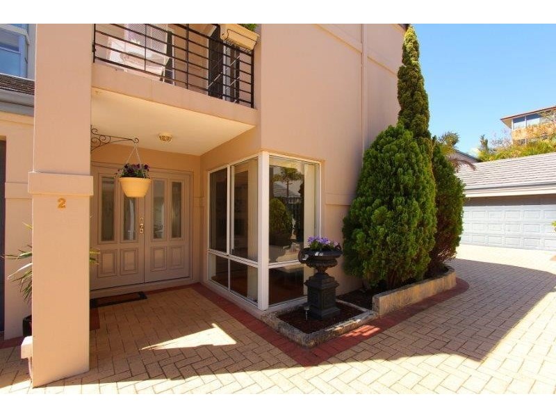 2/20 Stone Street, South Perth WA 6151
