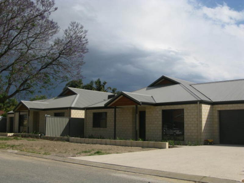 8 McIntosh street, Queens Park WA 6107