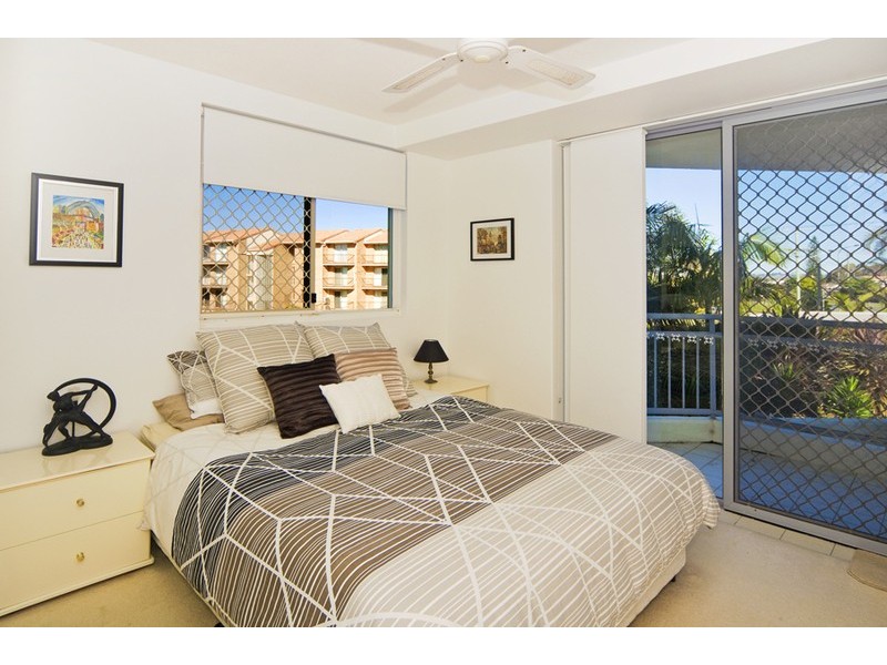 6/277 Golden Four Drive, Bilinga QLD 4225