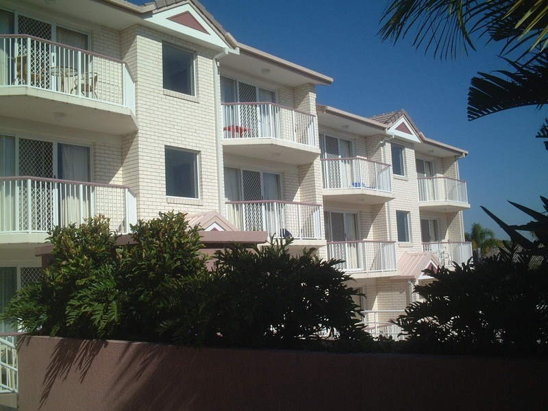 8/5 Lloyd Street, Southport QLD 4215