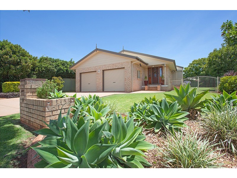 14 Dahlia Court, Middle Ridge QLD 4350