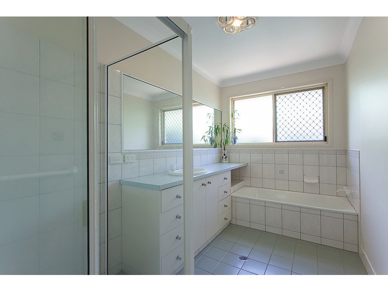 14 Dahlia Court, Middle Ridge QLD 4350