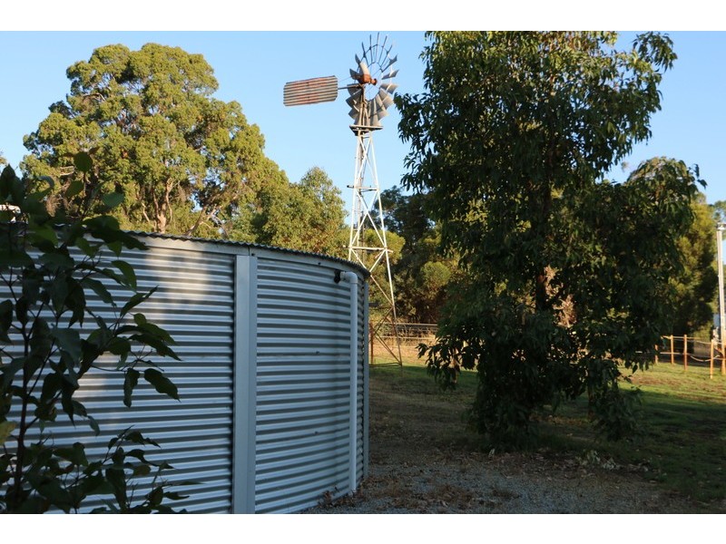 107 Morrissey Road, Bullsbrook WA 6084