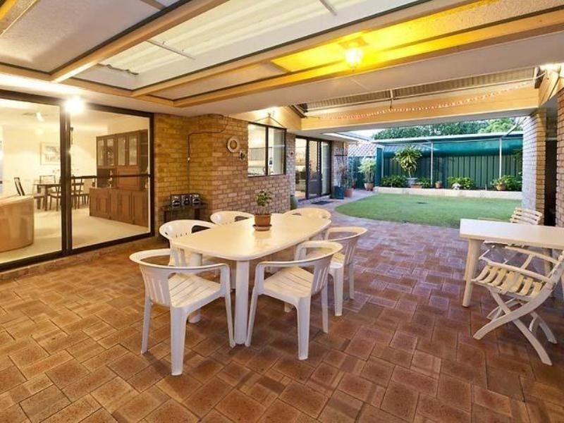 2 Atkins Road, Applecross WA 6153