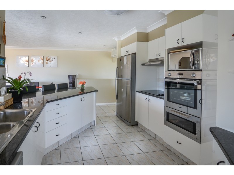 10 Windward Rise, Pacific Pines QLD 4211