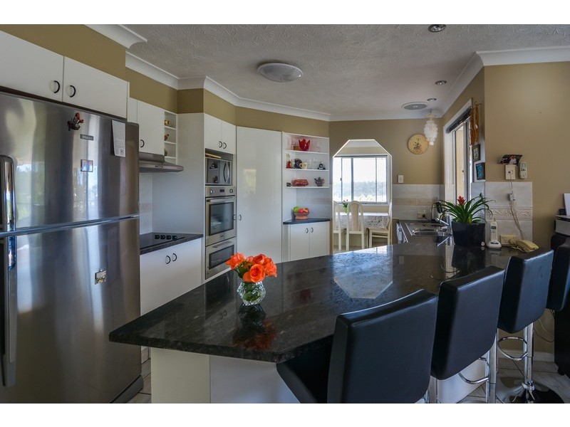 10 Windward Rise, Pacific Pines QLD 4211