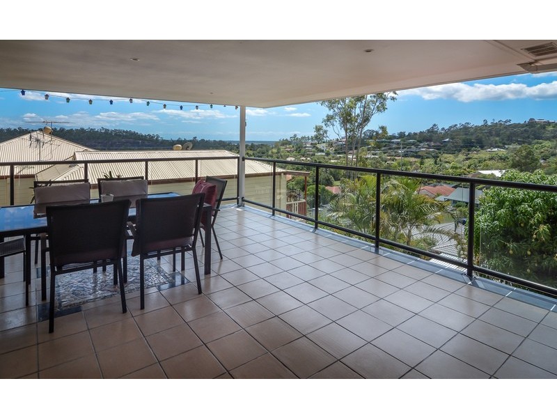 10 Windward Rise, Pacific Pines QLD 4211