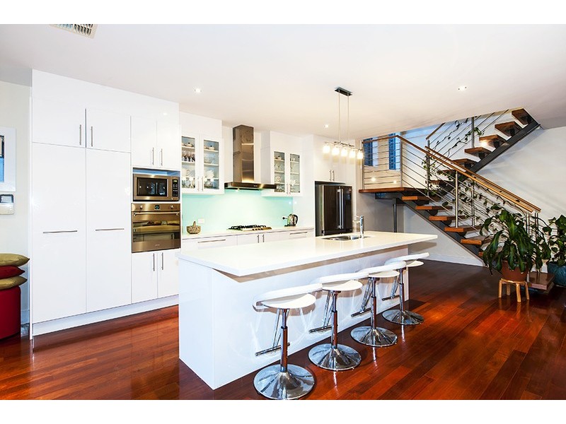 16 Lakeside Crescent, Maribyrnong VIC 3032