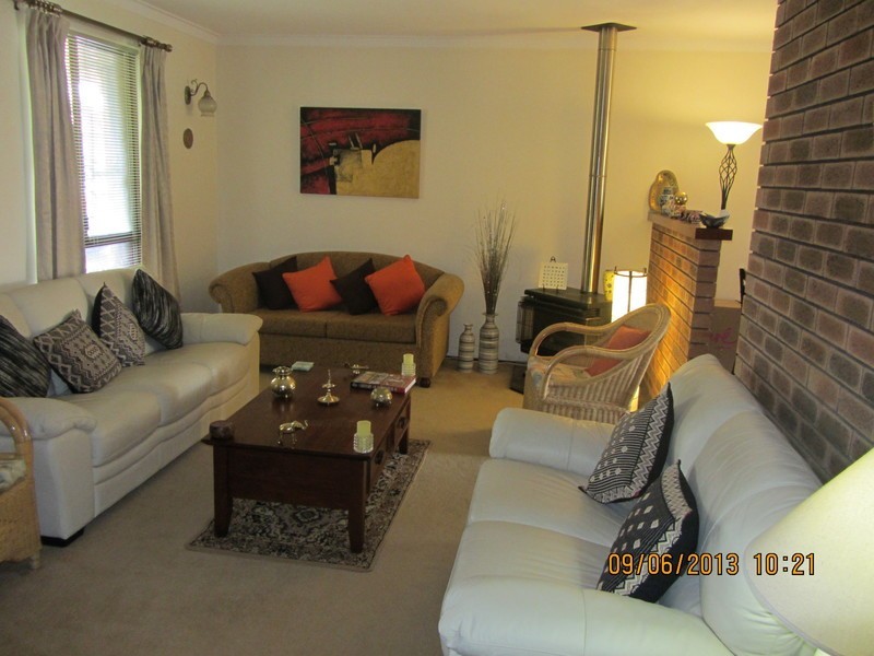 4 Robbins Place, Shelley WA 6148