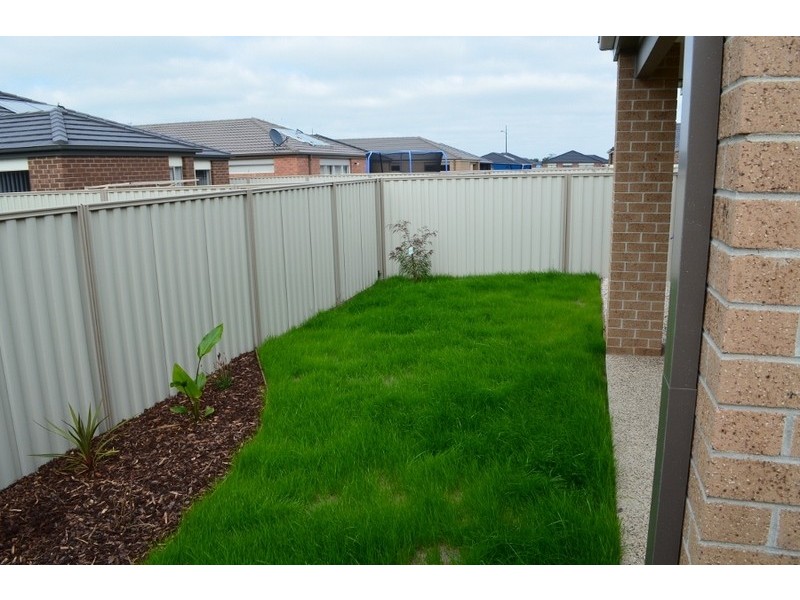 18 Serenity Street, Pakenham VIC 3810