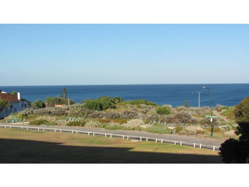 2/1 Hawkstone Street, Cottesloe WA 6011