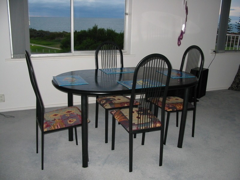 2/1 Hawkstone Street, Cottesloe WA 6011