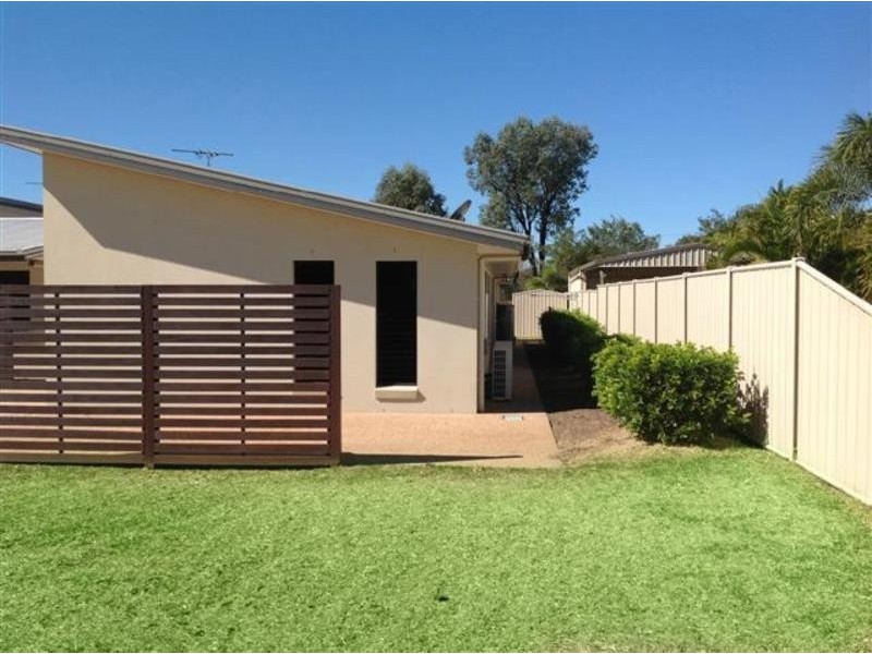 2/10 Mooney Crescent, Emerald QLD 4720