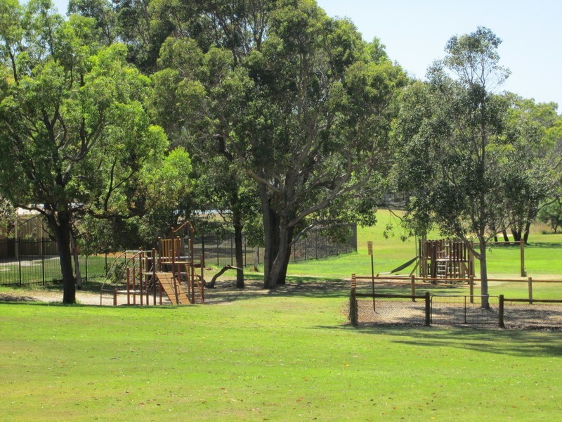 69 Castlegate Way, Woodvale WA 6026