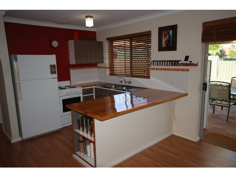 52a Blackmore Ave, Girrawheen WA 6064