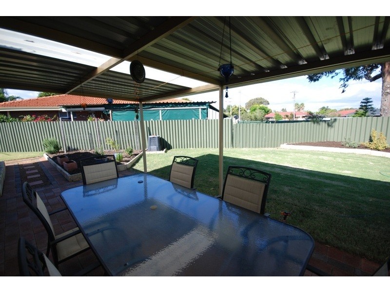 52a Blackmore Ave, Girrawheen WA 6064