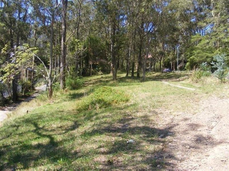 69 Coal Point Rd, Coal Point NSW 2283