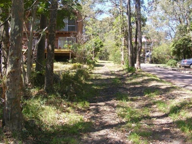 69 Coal Point Rd, Coal Point NSW 2283