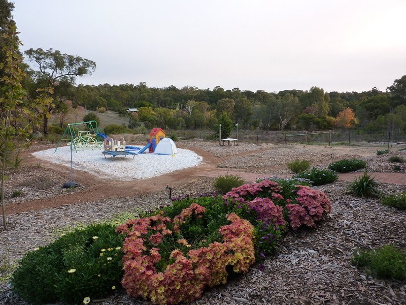 165 Lacey St, Sawyers Valley WA 6074