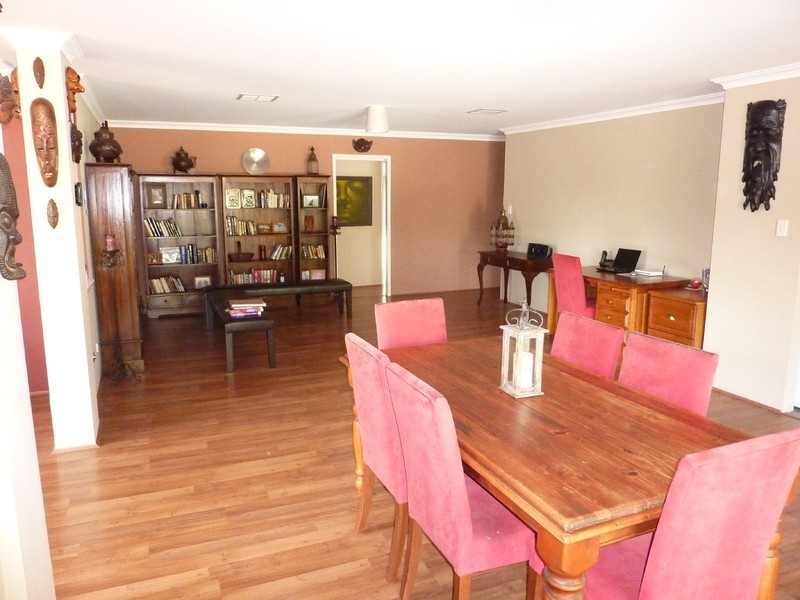 165 Lacey St, Sawyers Valley WA 6074