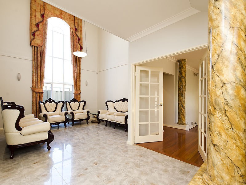 13 Parish Lane, Churchlands WA 6018