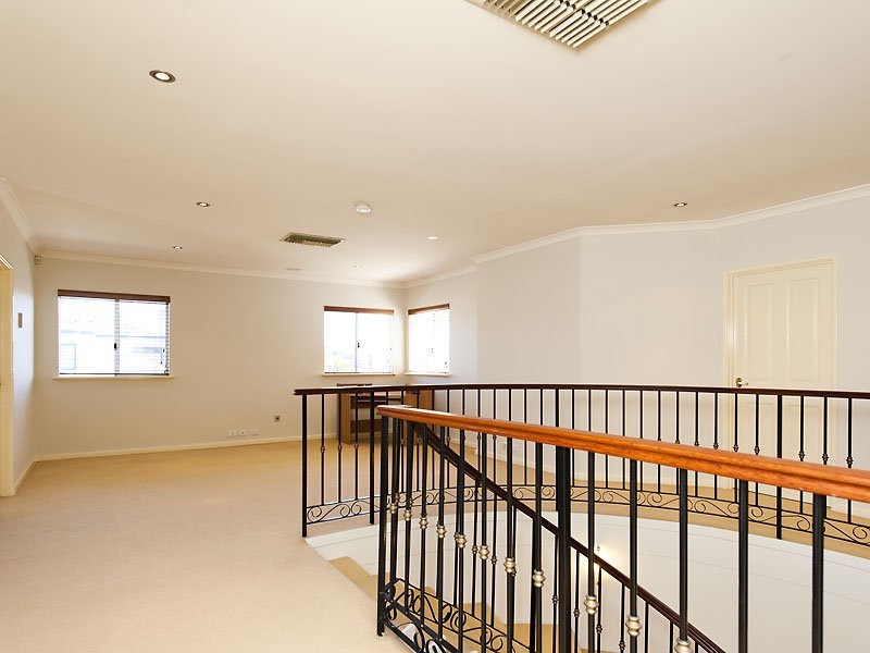 13 Parish Lane, Churchlands WA 6018