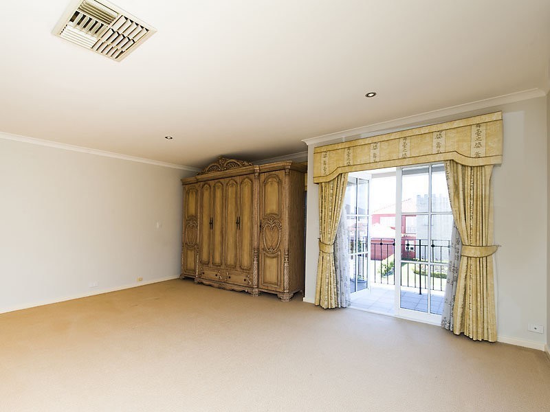 13 Parish Lane, Churchlands WA 6018