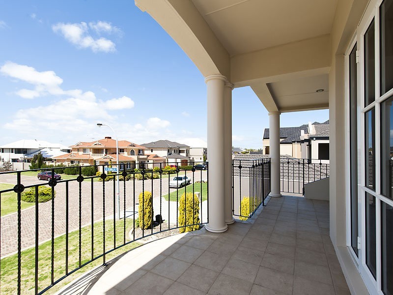 13 Parish Lane, Churchlands WA 6018