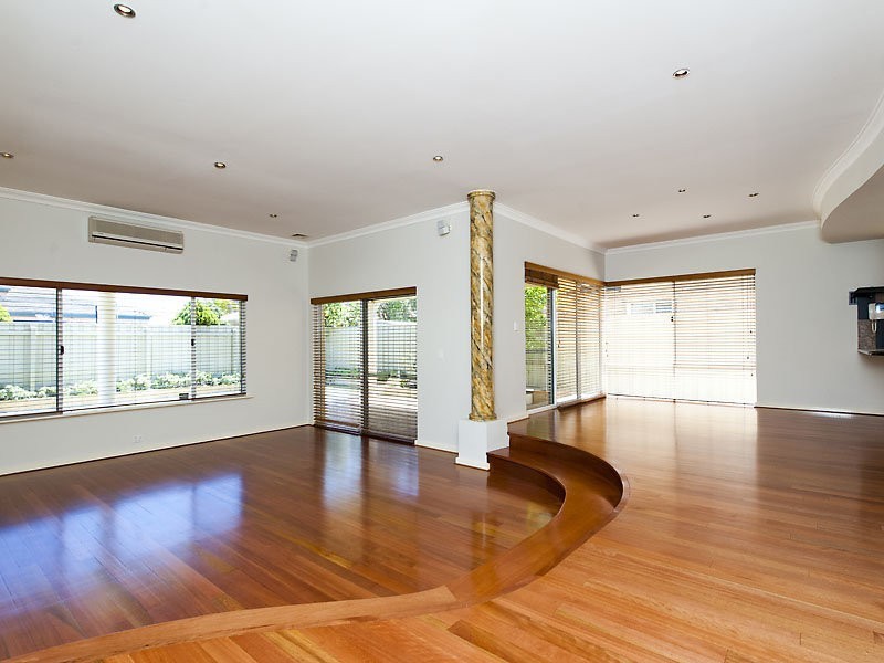 13 Parish Lane, Churchlands WA 6018