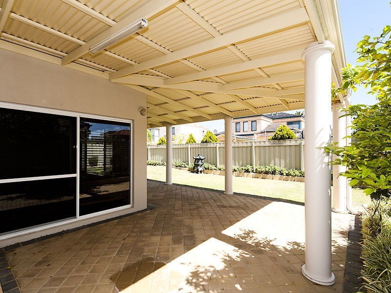 13 Parish Lane, Churchlands WA 6018