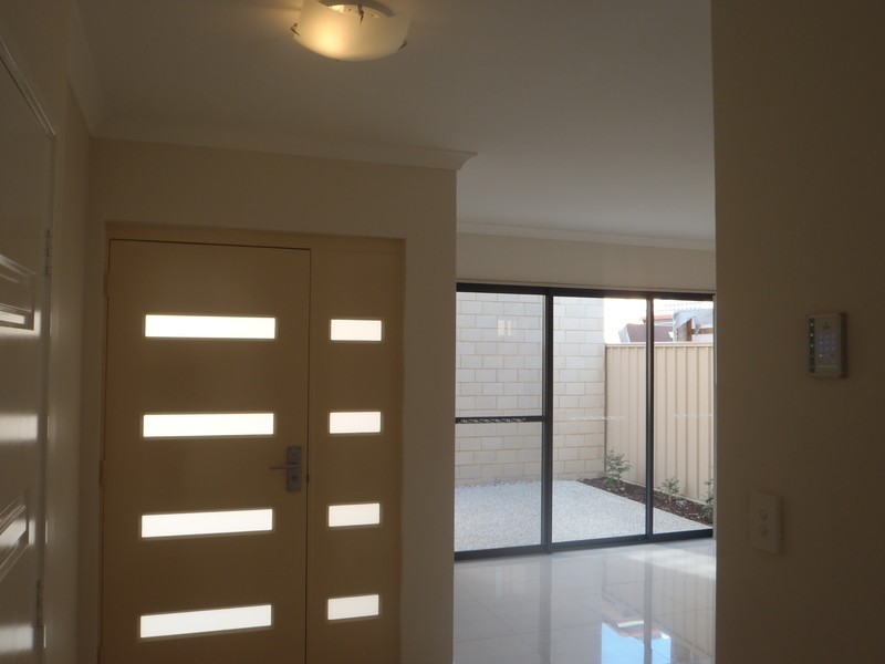 67A Pollard St, Glendalough WA 6016