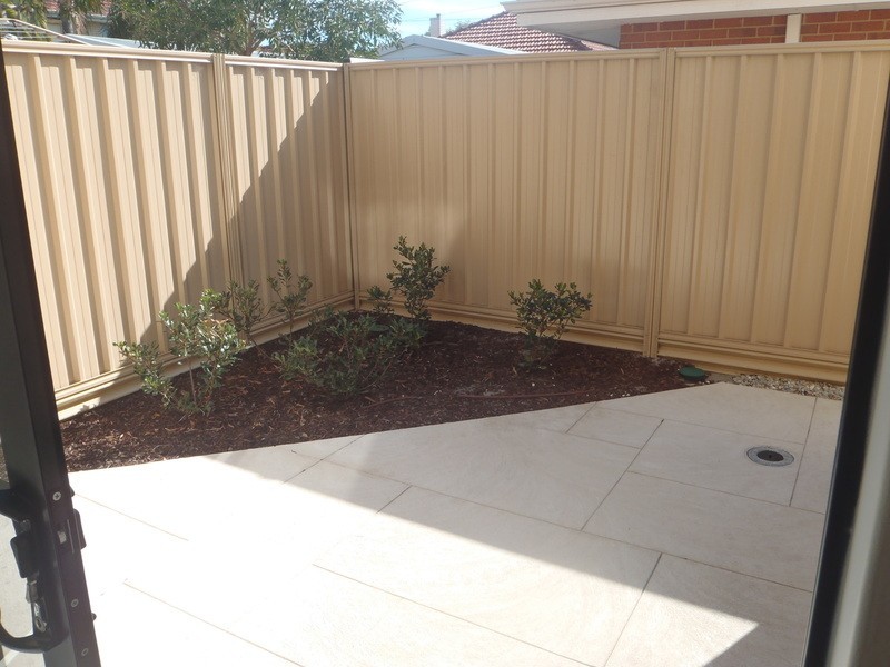 67A Pollard St, Glendalough WA 6016